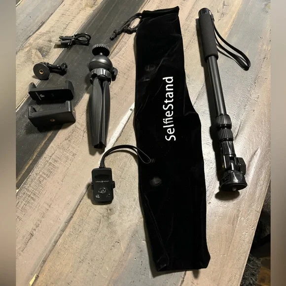 The Selfie Stand with tripod Stand for GOPRO-Smartphones - Picture 3 of 6